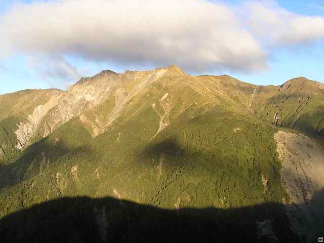Ruahine - Sunrise Hut 035.jpg